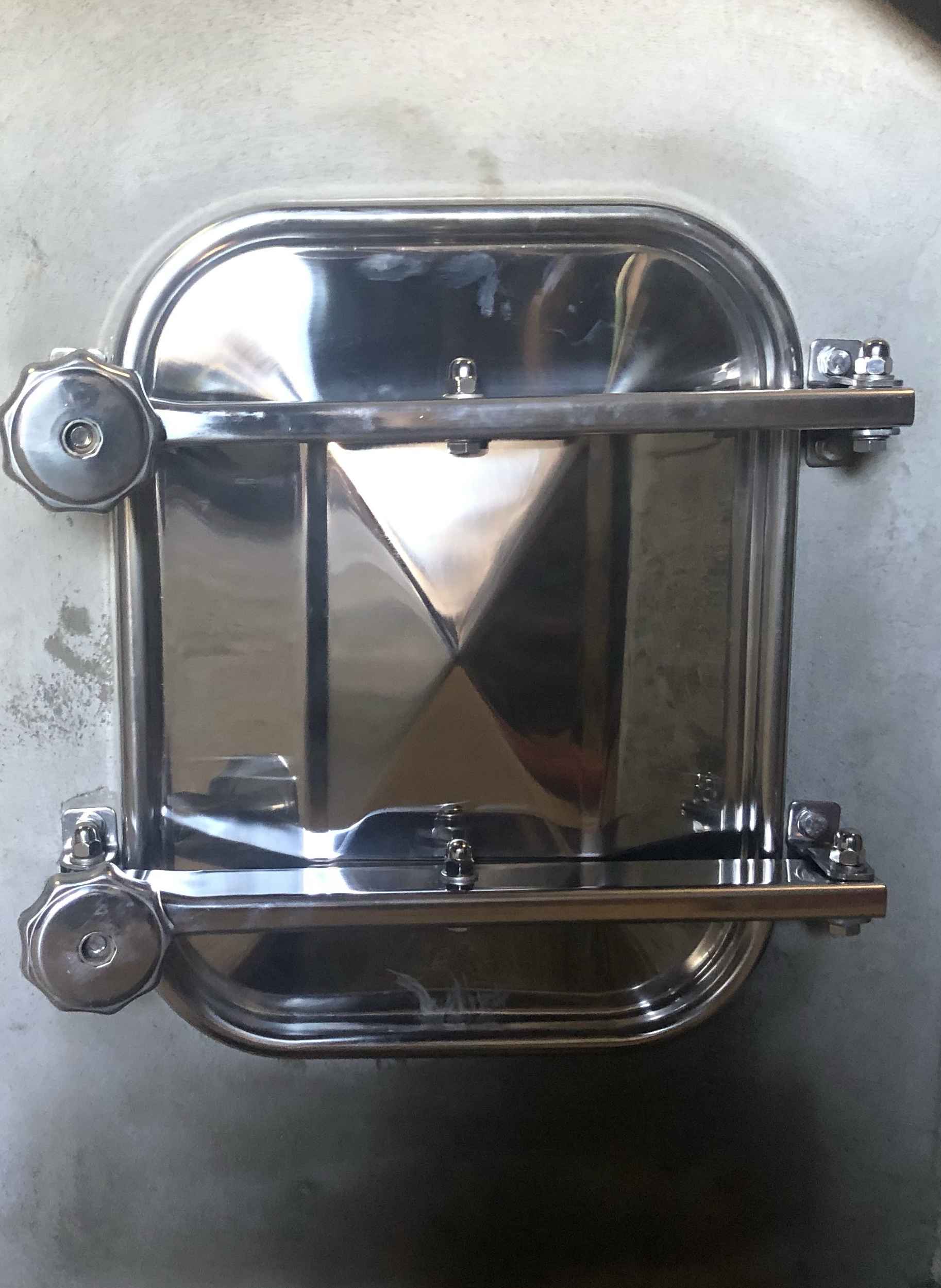 Installation d’une porte dans une cuve béton 7